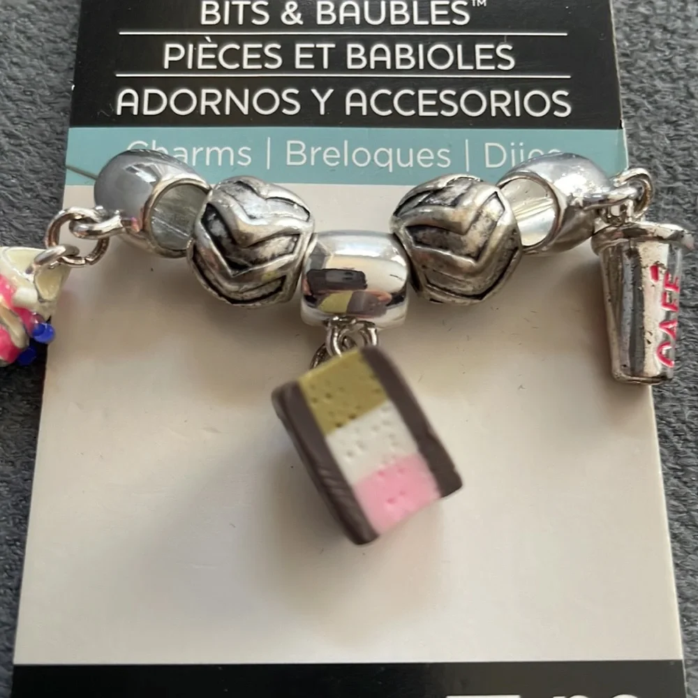 Bead Landing Bits & Baubles Charms 5pc